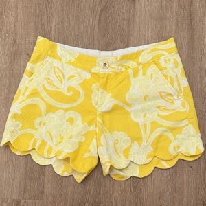 Lilly Pulitzer Scalloped Buttercup Short in Yellow Floral Print
